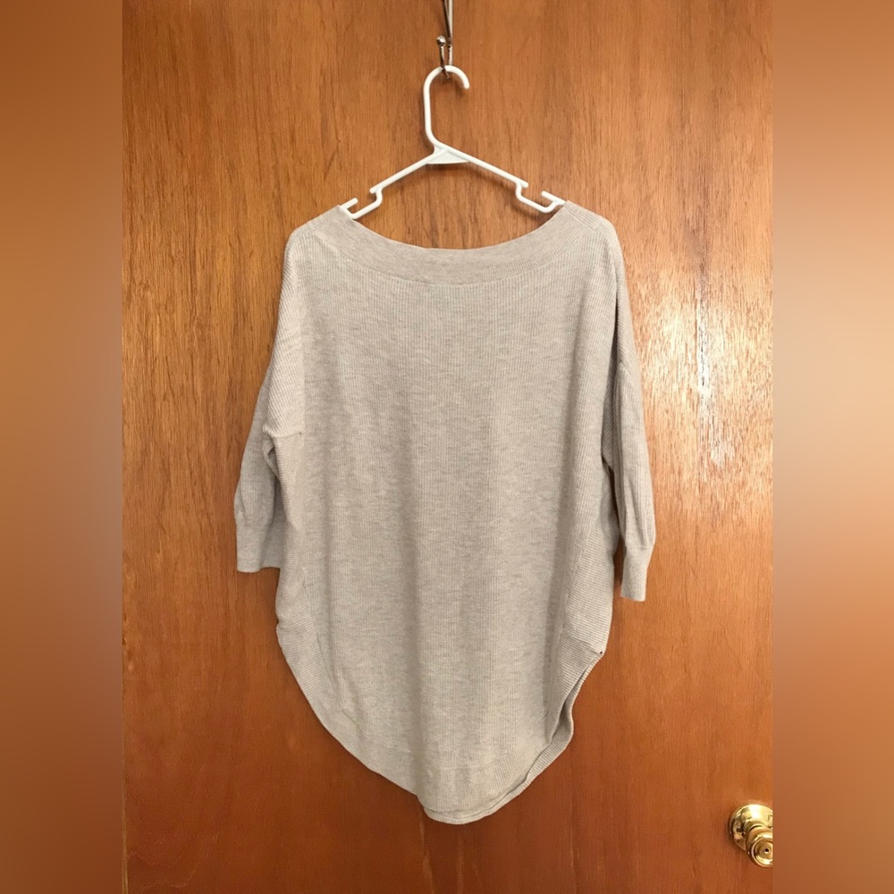 Express Extreme Circle Hem Volume Sleeve Sweater Sz S - Picture 2 of 4